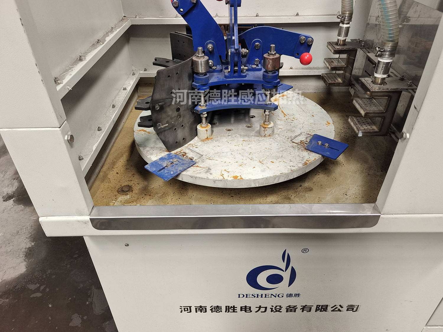 剎車蹄淬火卡裝盒噴淬裝置